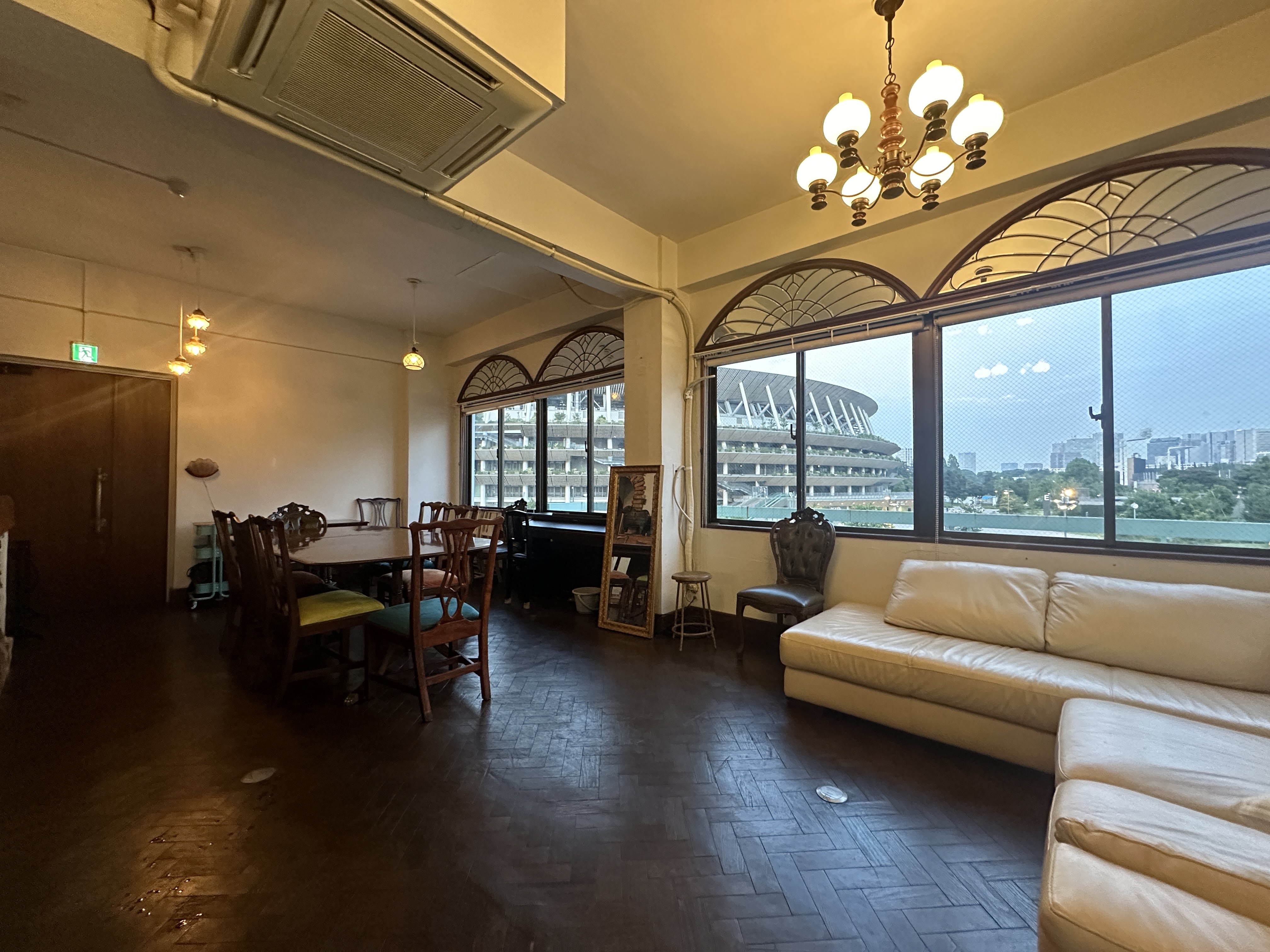 Salon de Zuppa 室内